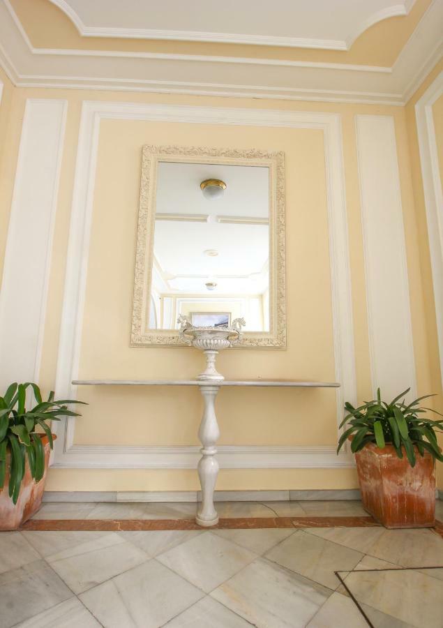 Apartamento Trajano Sevilla Exterior foto